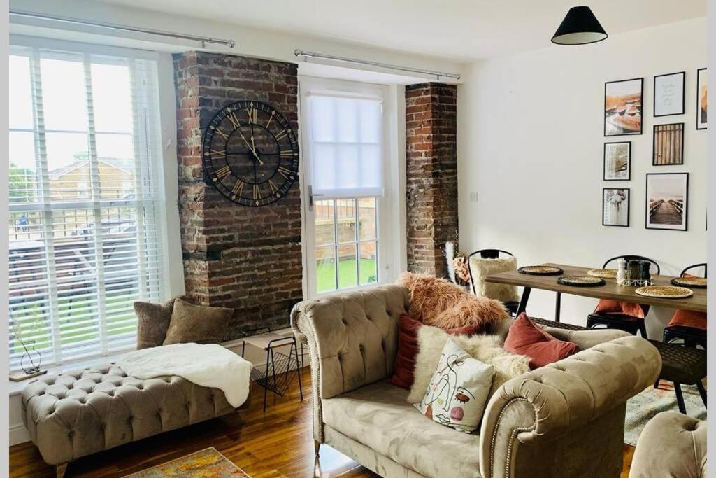 Luxury, Centrally Located 2 Bed Modern Apartment Great Yarmouth Extérieur photo