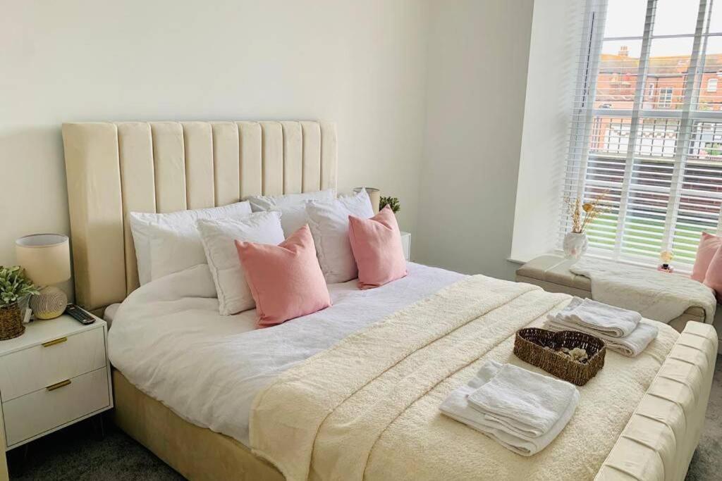 Luxury, Centrally Located 2 Bed Modern Apartment Great Yarmouth Extérieur photo